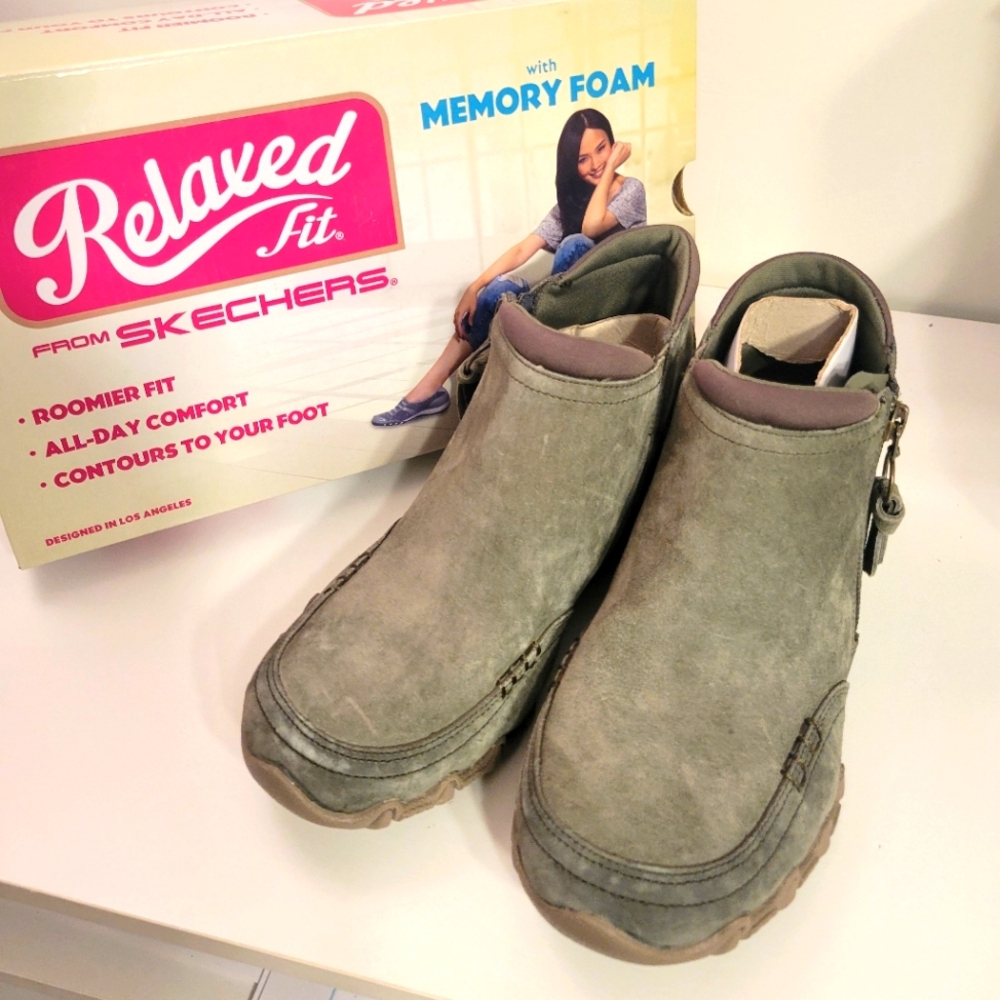 Skechers relaxed fit with  memory foam ankle bootie new